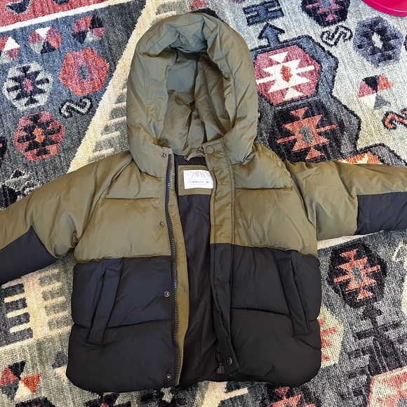 Zara Puffer Jacket - Picture 1 of 3